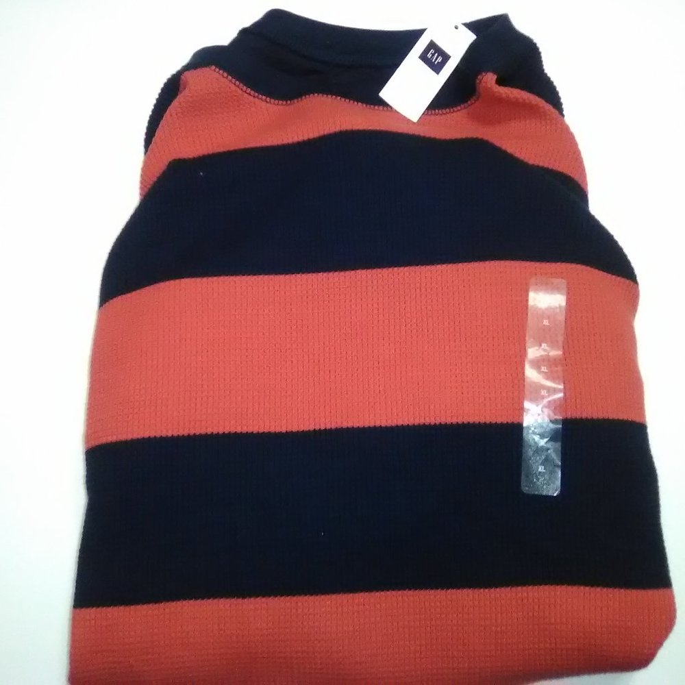 Mens GAP XL Red Blue Crew Neck Long Sleeve Shirt